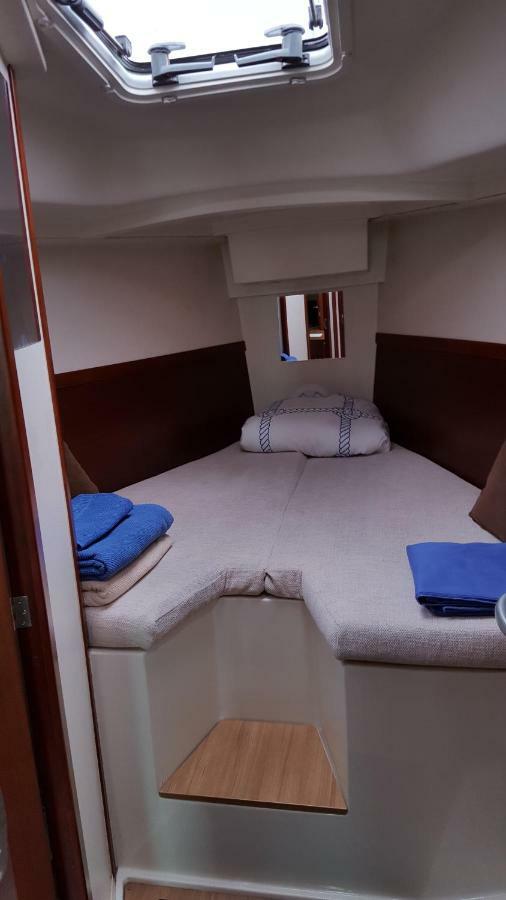 Fantastico Velero Hotel Ferrol Bagian luar foto